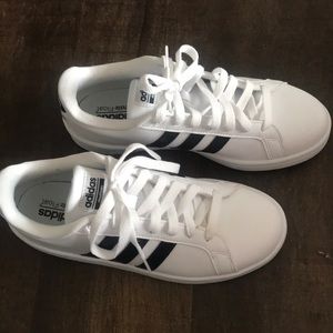 Adidas cloud foam advantage